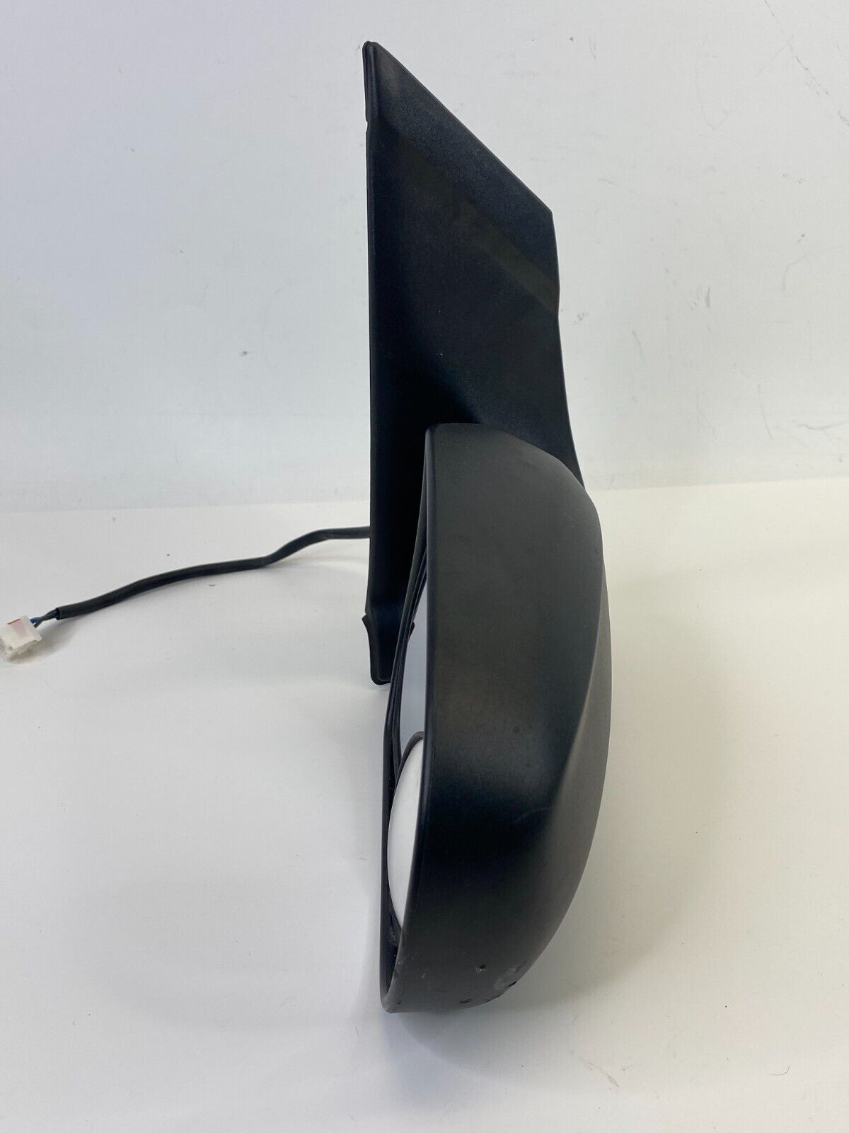 2000-2006 Mazda MPV Front Right Passenger Side View Power Door Mirror Assembly