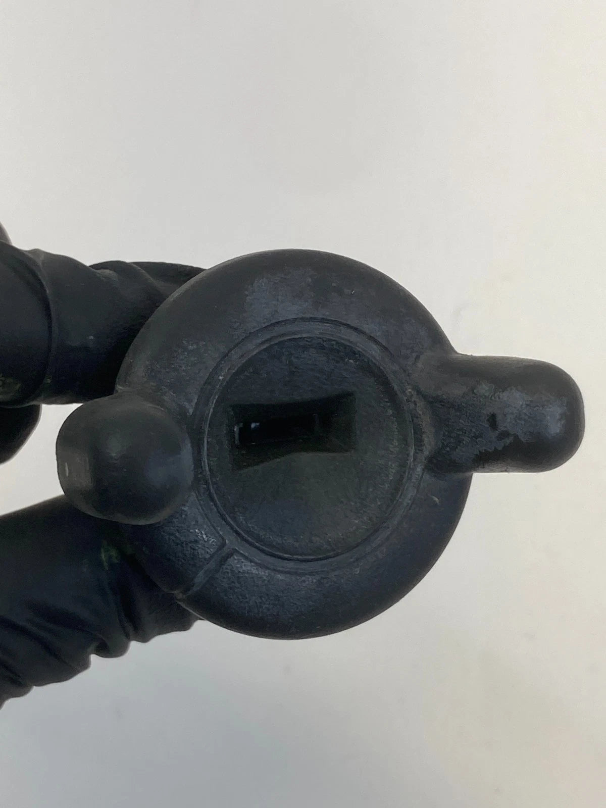 2002-2009 CHEVROLET TRAILBLAZER IGNITION SWITCH LOCK CYLINDER W/ KEY OEM