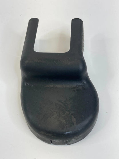2011-2016 HYUNDAI ELANTRA FRONT RIGHT SEAT INNER TRACK END CAP COVER 88567-3X000