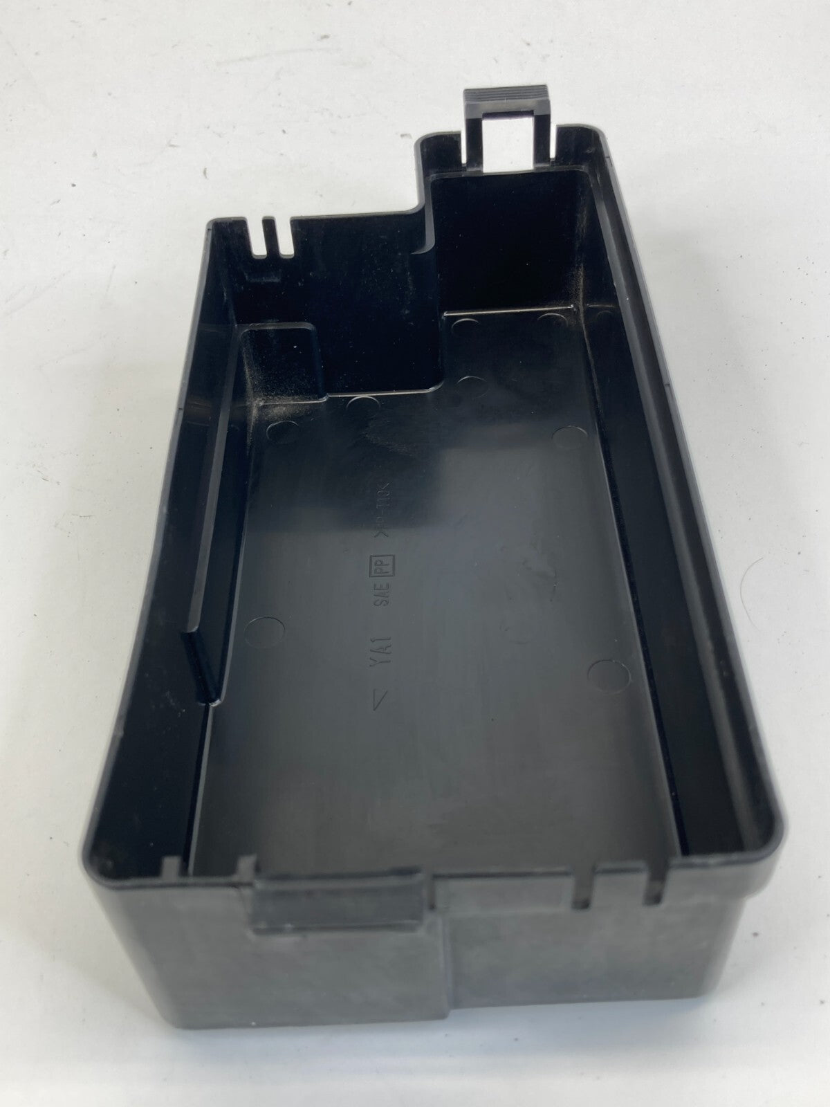 2001-2004 Nissan Pathfinder 3.5L A/T Under Hood Fuse Relay Box Cover Cap OEM