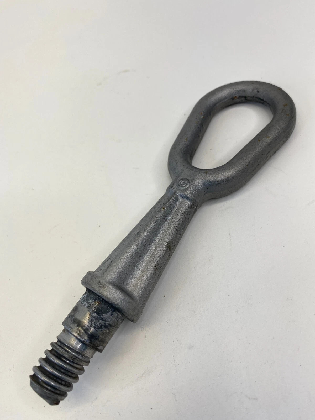 2009 09 BMW 535I XDRIVE SEDAN 4-DR TOWING HOOK TOW EYE BOLT SCREW TIE DOWN OEM