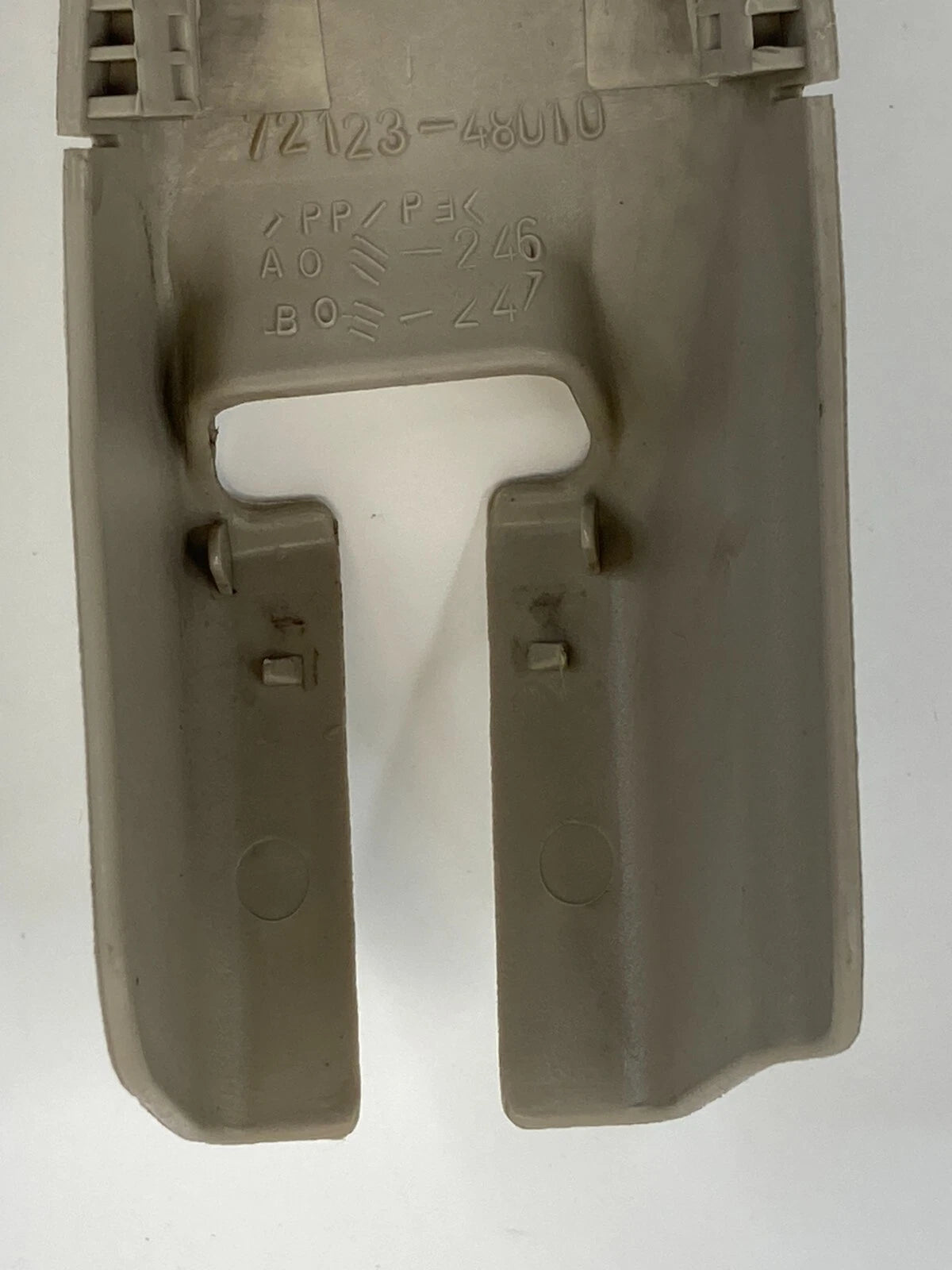 2001 2002 2003 TOYOTA HIGHLANDER FRONT SEAT TRACK COVER TRIM CAP 72123-48010 OEM