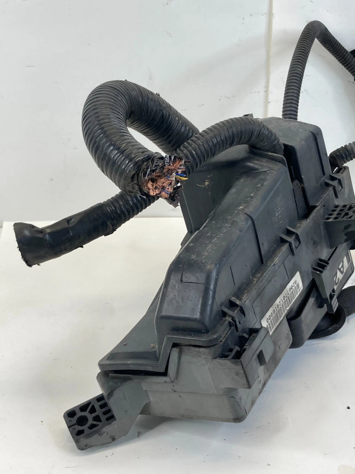 2005-2007 HONDA ODYSSEY 3.5L V6 ENGINE COMPARTMENT FUSE BOX RELAY JUNCTION BLOCK