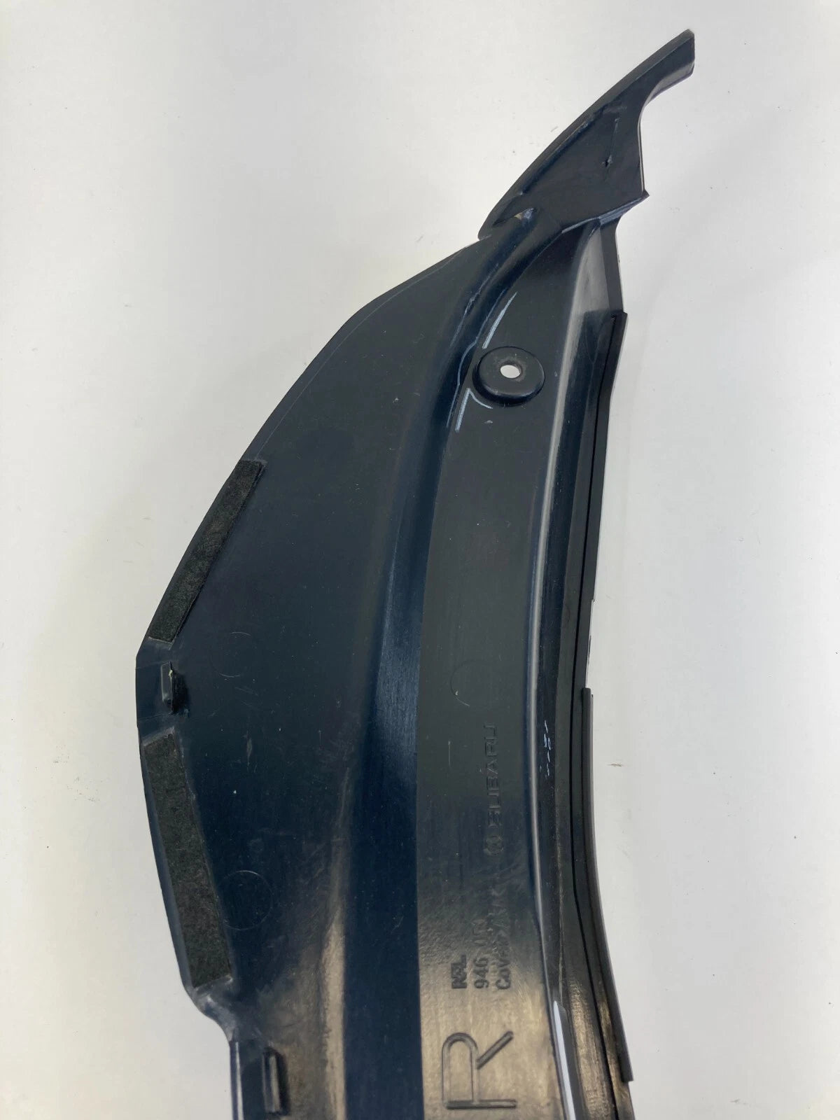 2006-2009 SUBARU OUTBACK REAR RIGHT INNER TAILLIGHT TAIL LIGHT LAMP COVER TRIM