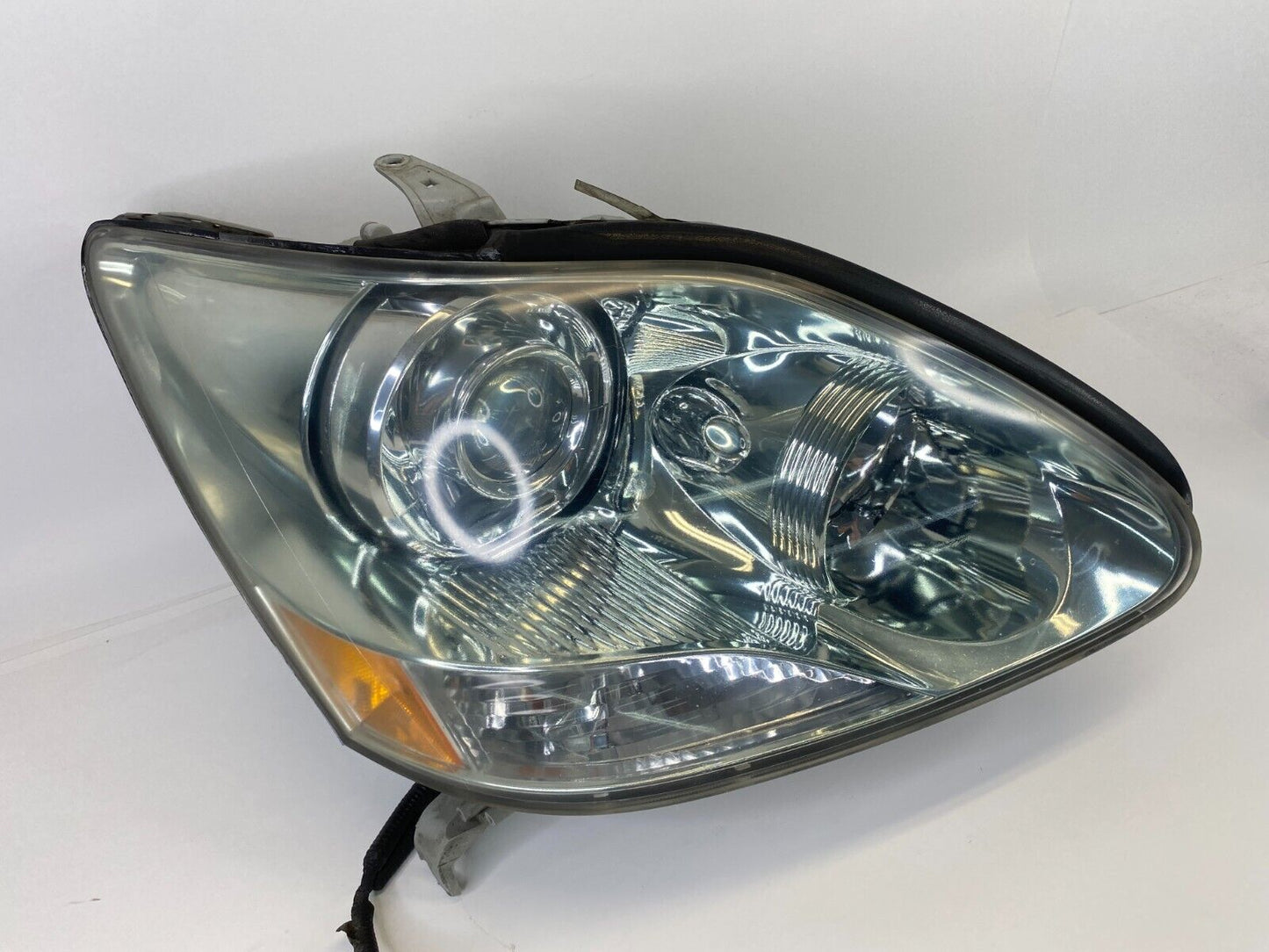 2004 2005 2006 Lexus LS430 Right Passenger Headlight Headlamp 85661-48030 OEM