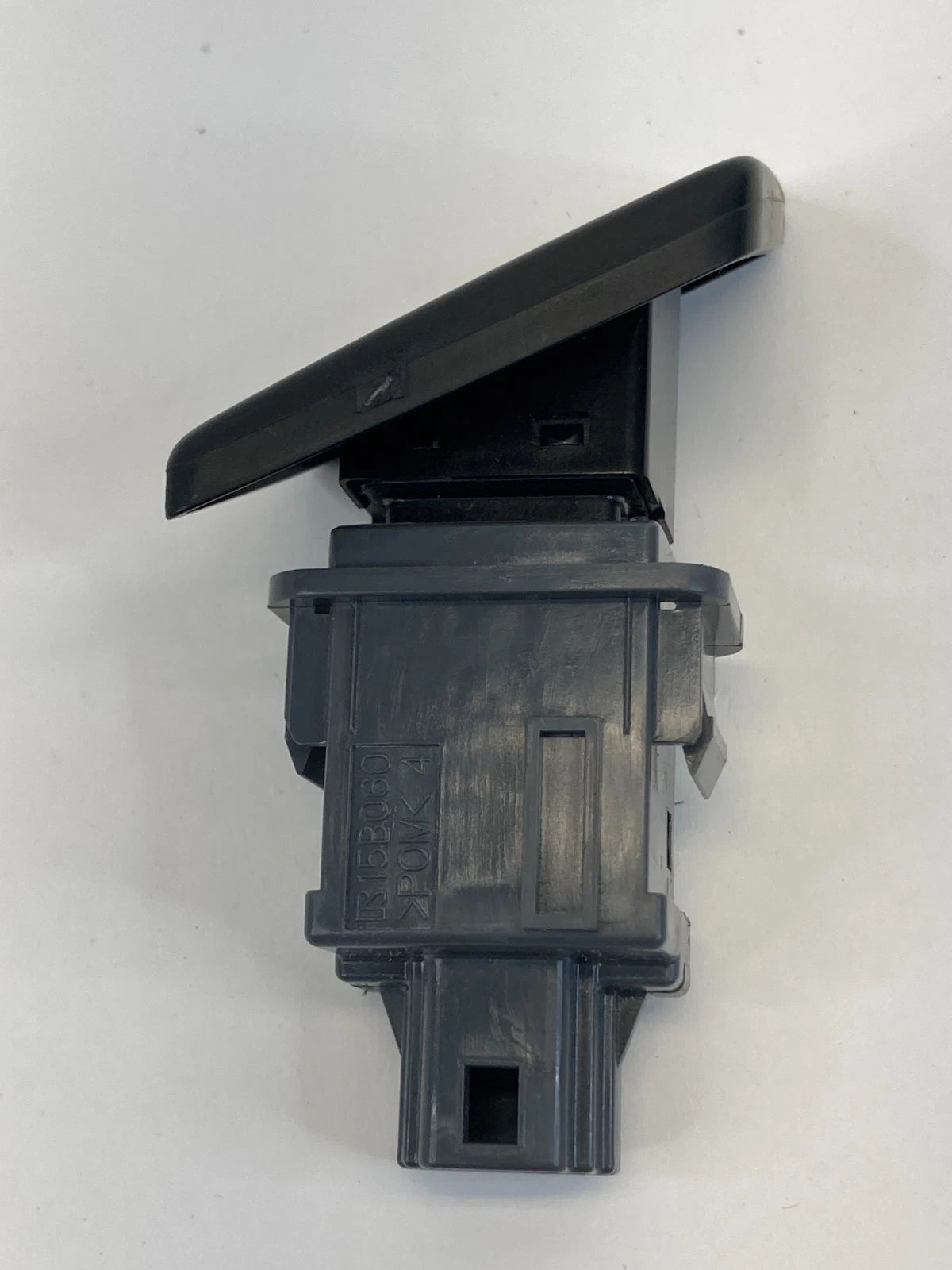 2007-2011 TOYOTA YARIS HAZARD EMERGENCY LIGHT BUTTON SWITCH 15B060 OEM