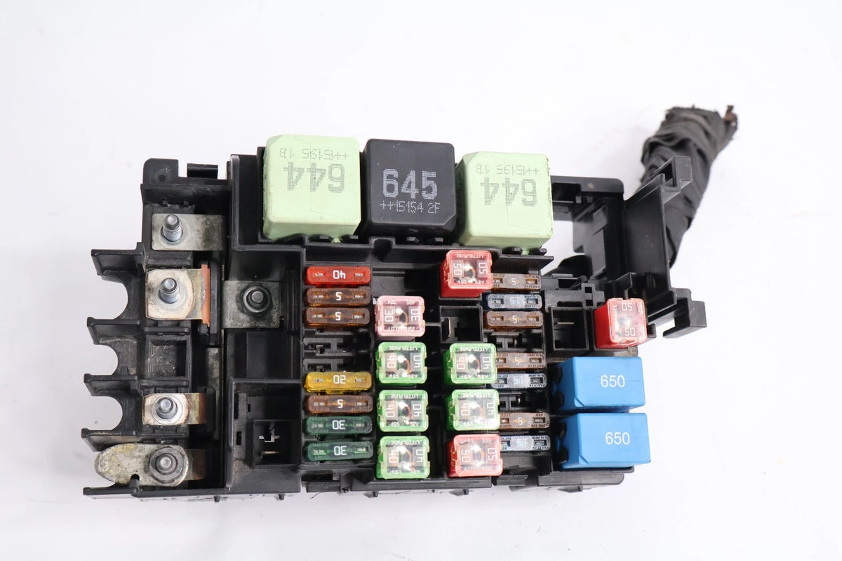 2012-2015 VOLKSWAGEN PASSAT FRONT ENGINE FUSE RELAY JUNCTION MODULE 5C0-937-819L