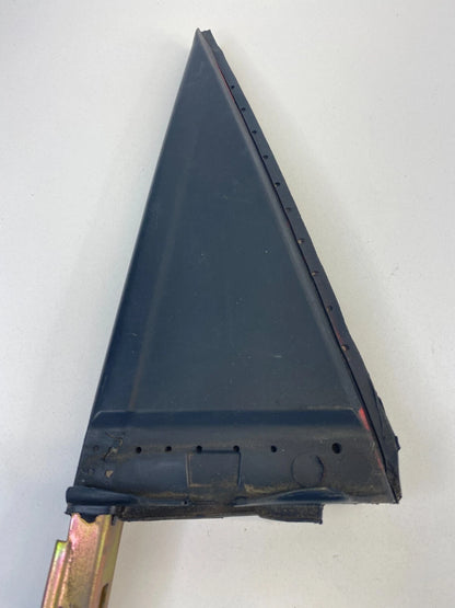 03-08 TOYOTA MATRIX REAR LEFT SIDE EXTERIOR CORNER COVER DIVIDER SEAL 6748801030