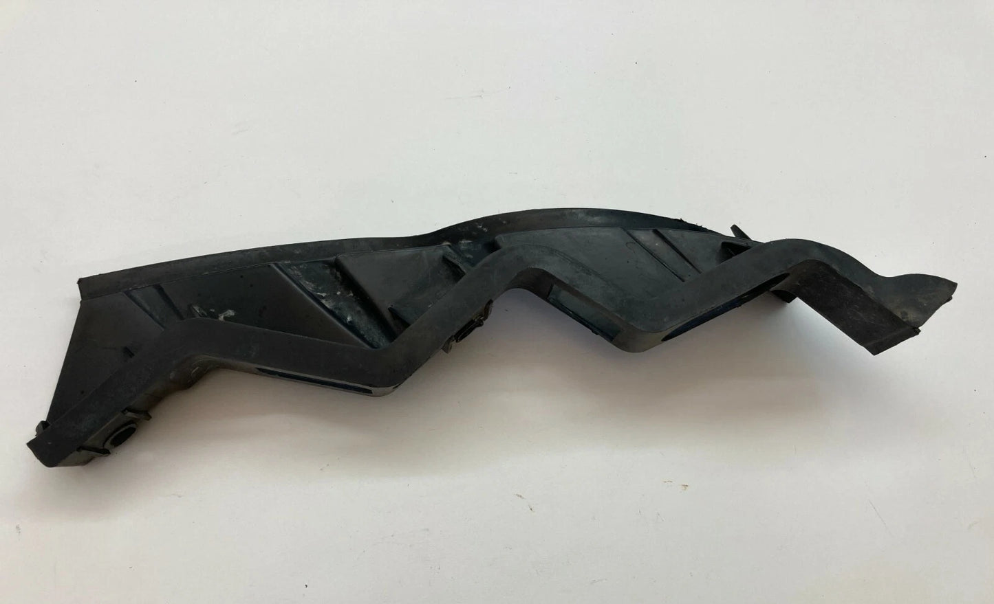 2006-2010 VOLKSWAGEN PASSAT FRONT LEFT SIDE BUMPER MOUNT BRACKET 3C0-807-889 OEM