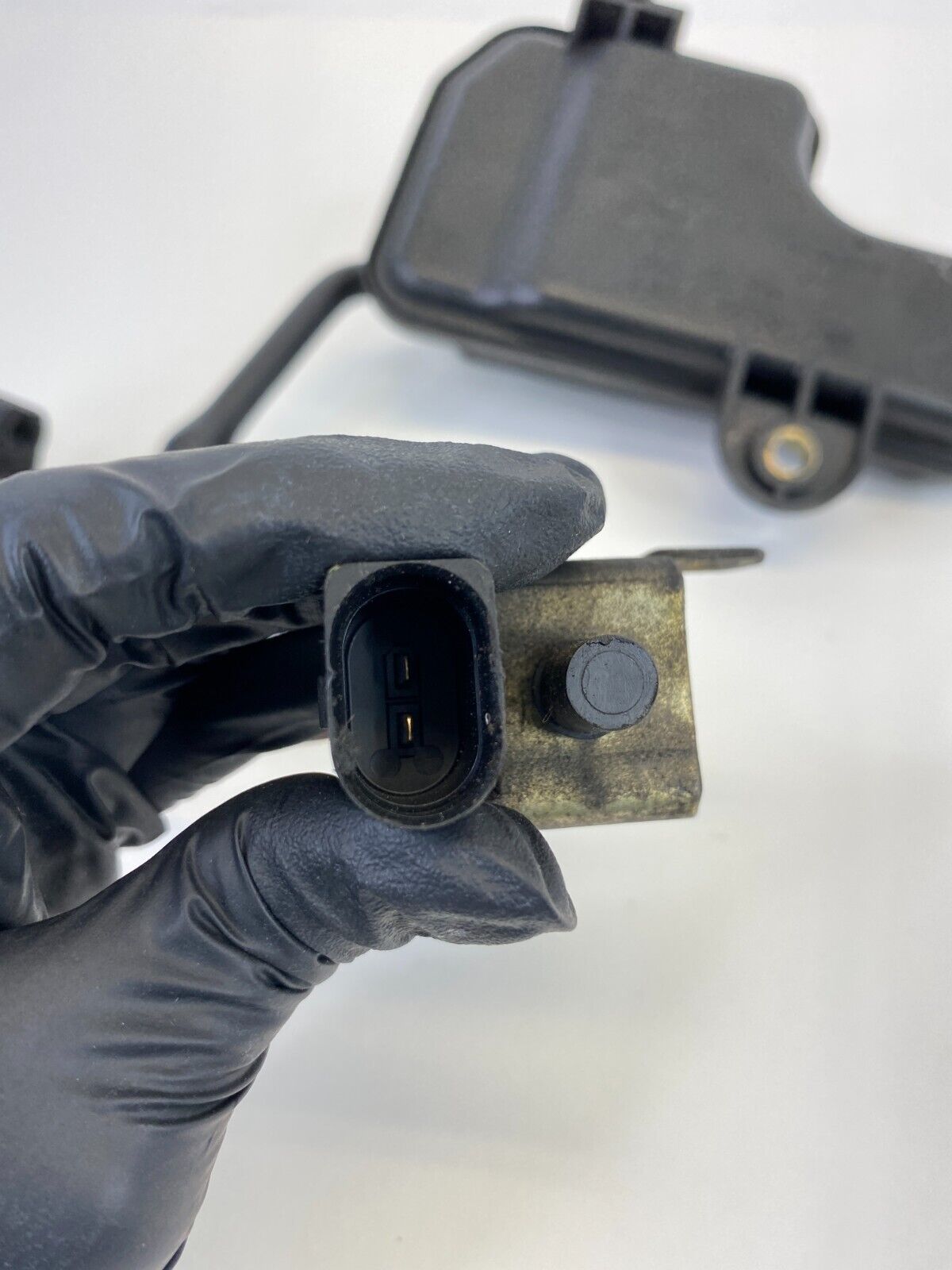 1998-2006 VW Volkswagen Beetle Vacuum Tank Valve Sensor 06A-131-541 OEM