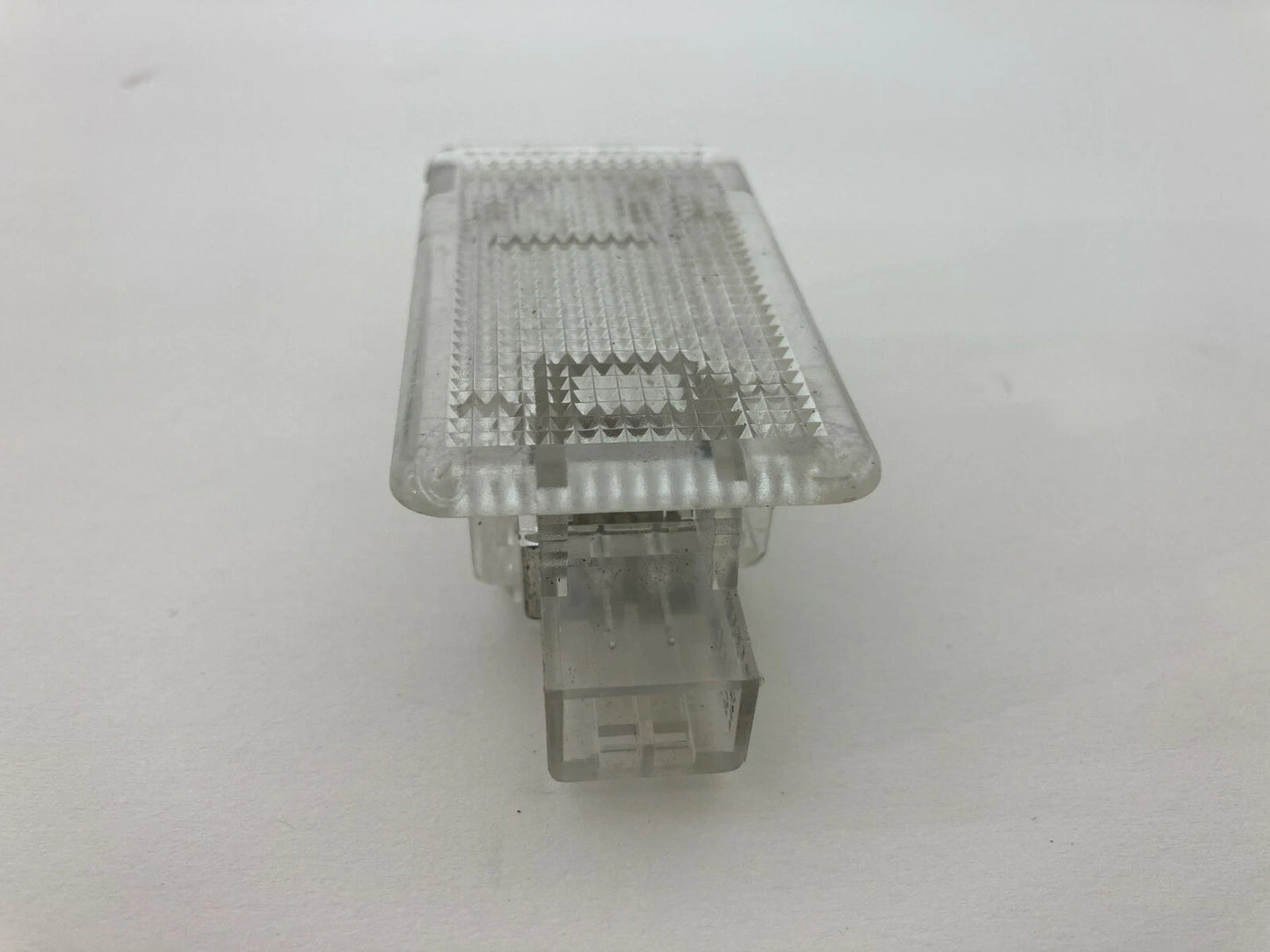 2003-2016 VOLVO XC70 REAR RIGHT INTERIOR COURTESY LIGHT LAMP LENS 9151431 OEM