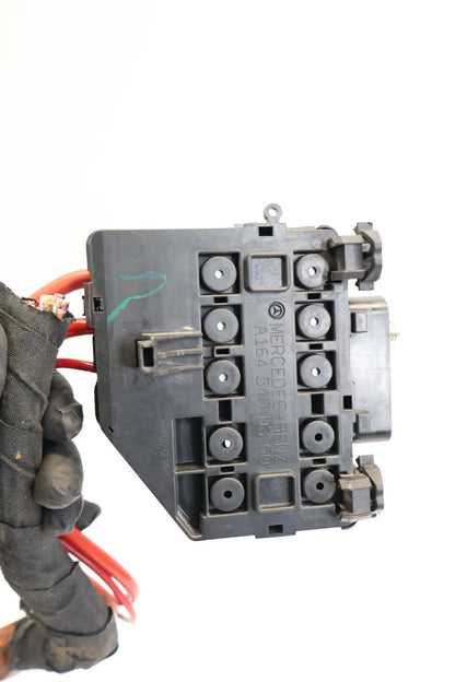 2006-2013 MERCEDES W251 R350 FRONT FUSE BOX RELAY W BATTERY DISTRIBUTION MODULE