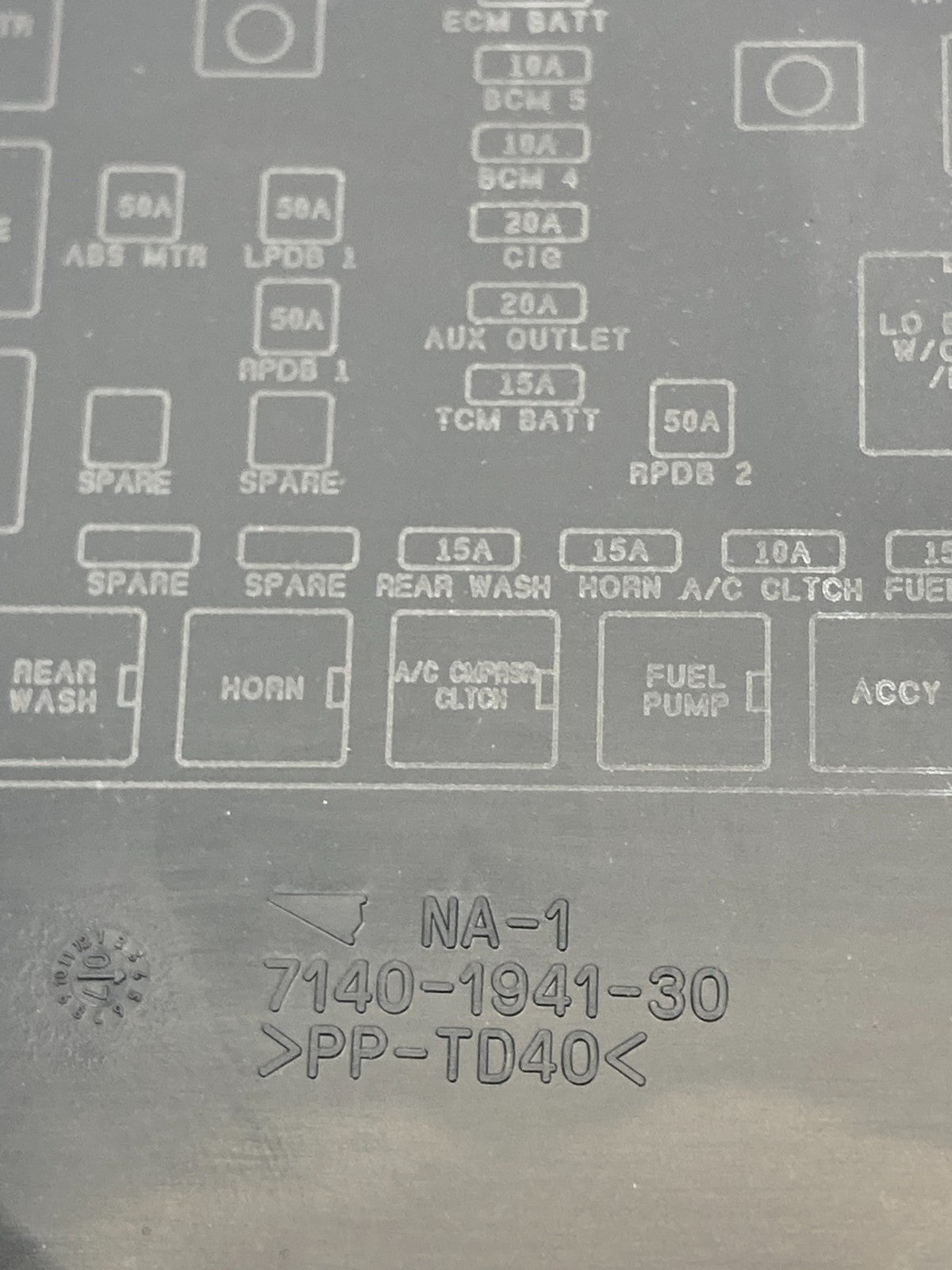 2007 2008 2009 Cadillac SRX Engine Compartment Fuse Box Cap Cover Lid OEM