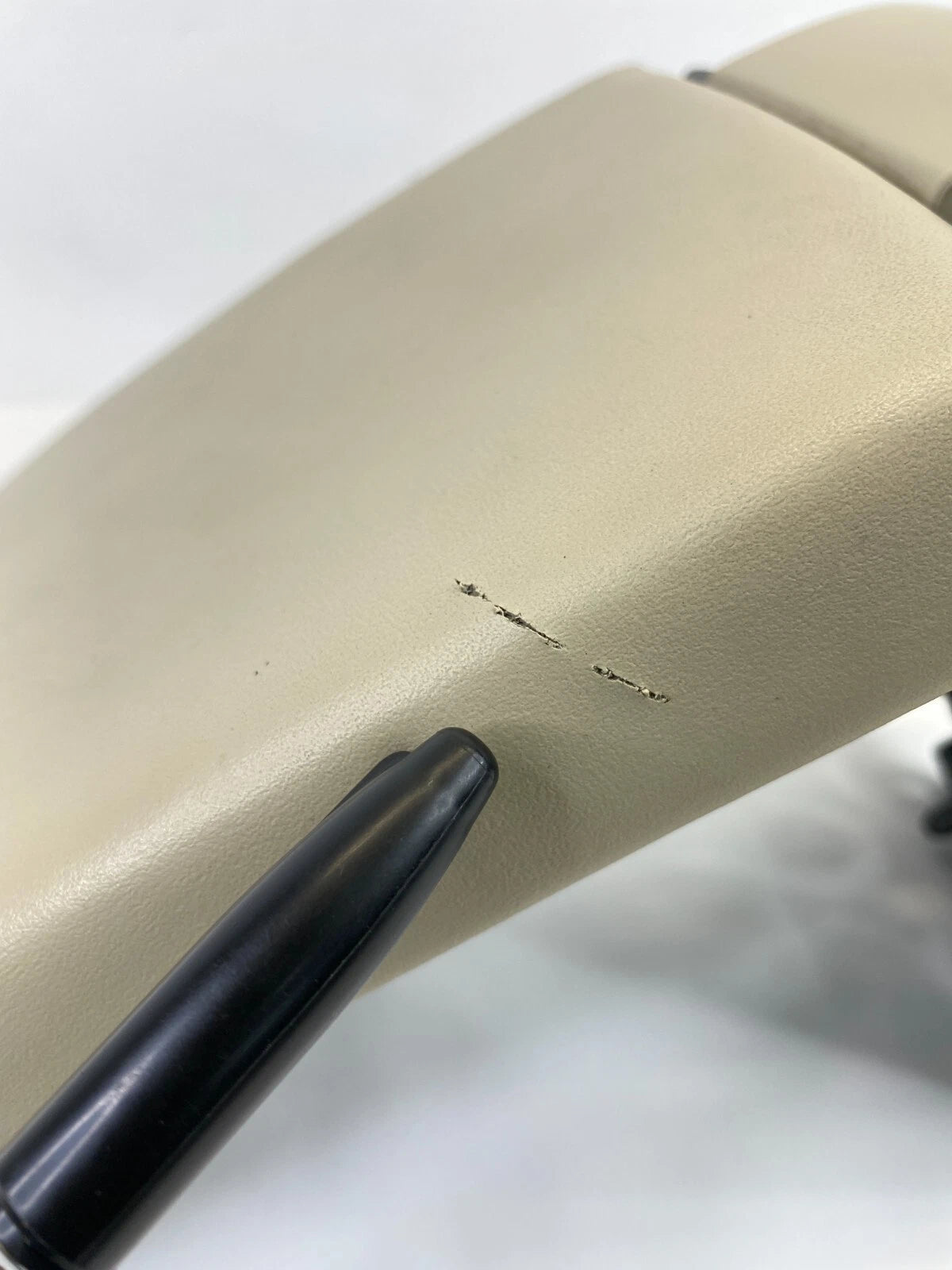 2008-2011 Volvo XC70 08-10 V70 Center Console Lid Armrest Arm Rest 30715142 OEM