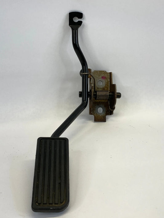 2001-2005 HONDA CIVIC 1.7 A/T ACCELERATOR GAS PEDAL WITH BRACKET MOUNT OEM