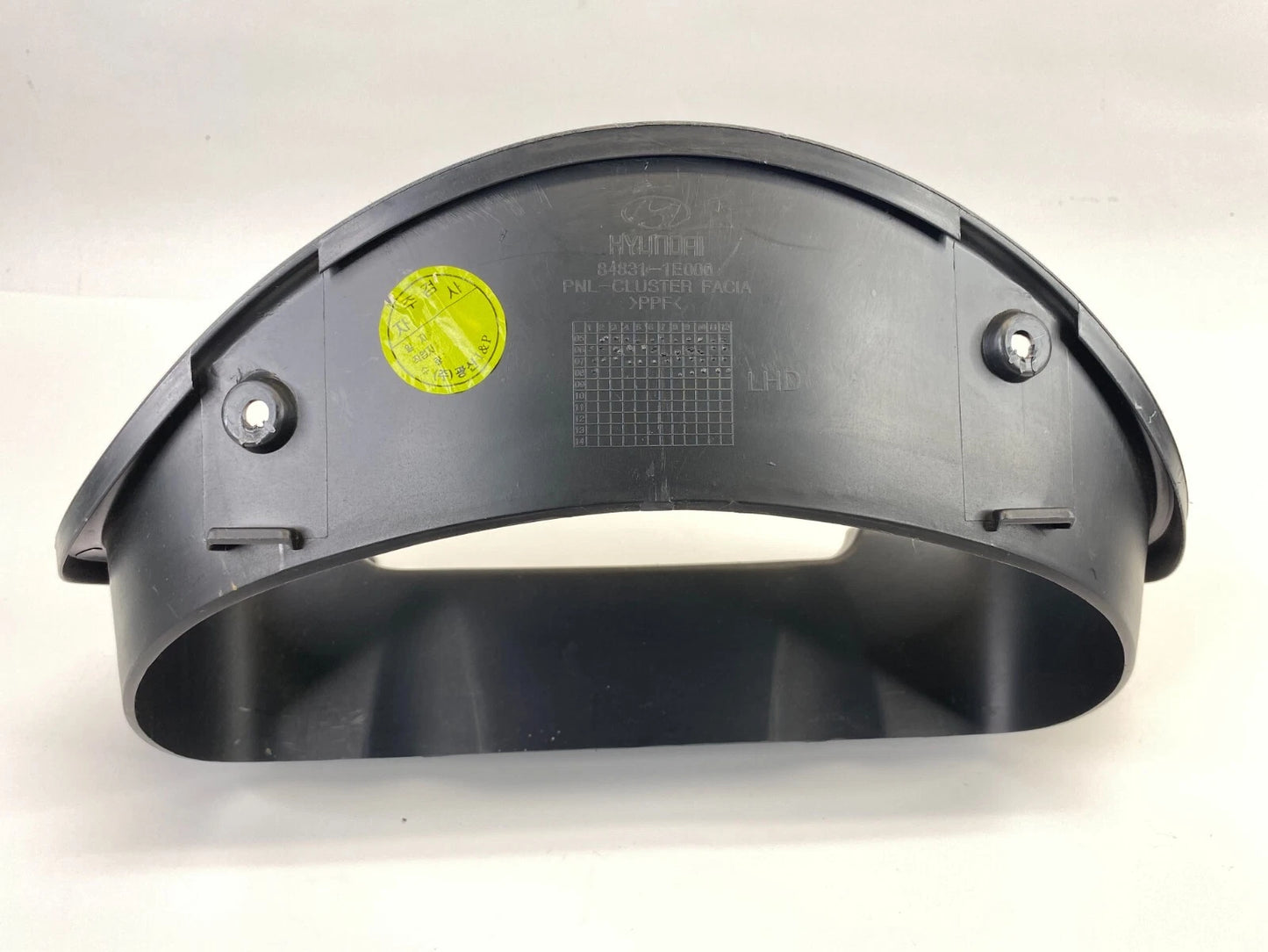 06-11 HYUNDAI ACCENT DASH INSTRUMENT SPEEDOMETER CLUSTER BEZEL TRIM 84831-1E000