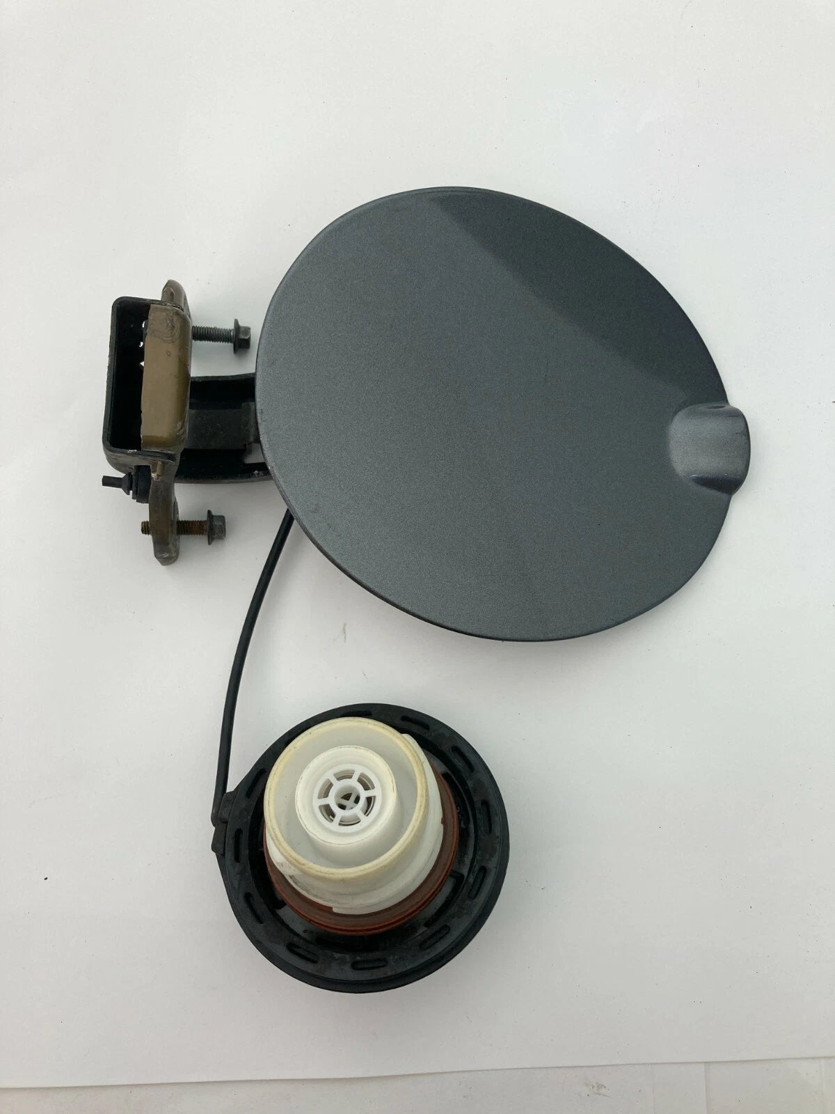 08-11 FORD FOCUS SEDAN FUEL FILLER TANK DOOR GAS COVER UJ STERLING GRAY METALLIC