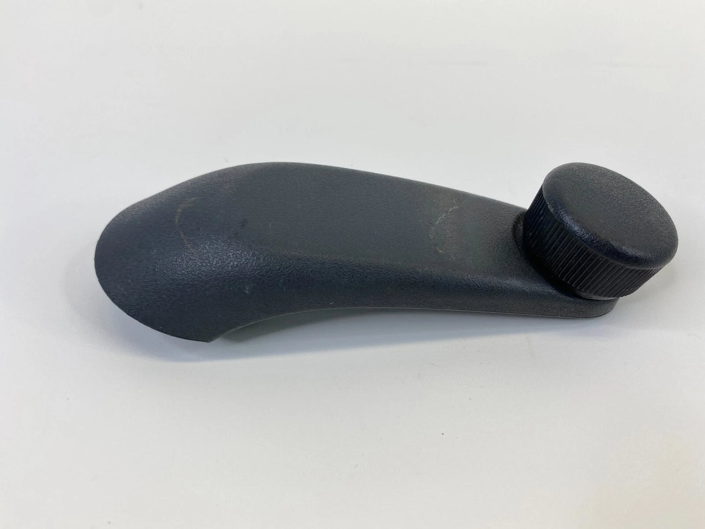 1998-2004 CHEVROLET S10 RIGHT SIDE MANUAL WINDOW HAND CRANK HANDLE 21096854