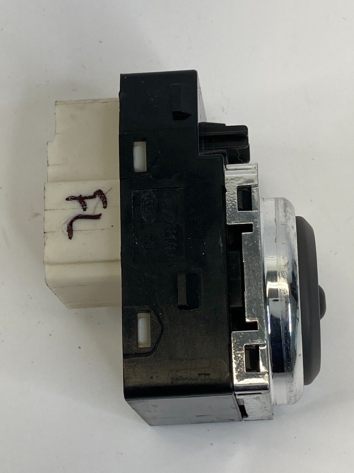 2011 2012 2013 Hyundai Elantra Left Side Power Mirror Switch 202009648 OEM