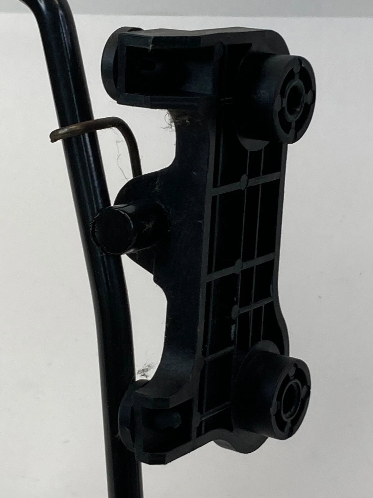 2007-2010 HYUNDAI ELANTRA ACCELERATOR GAS PEDAL ASSEMBLY WITH BRACKET MOUNT OEM