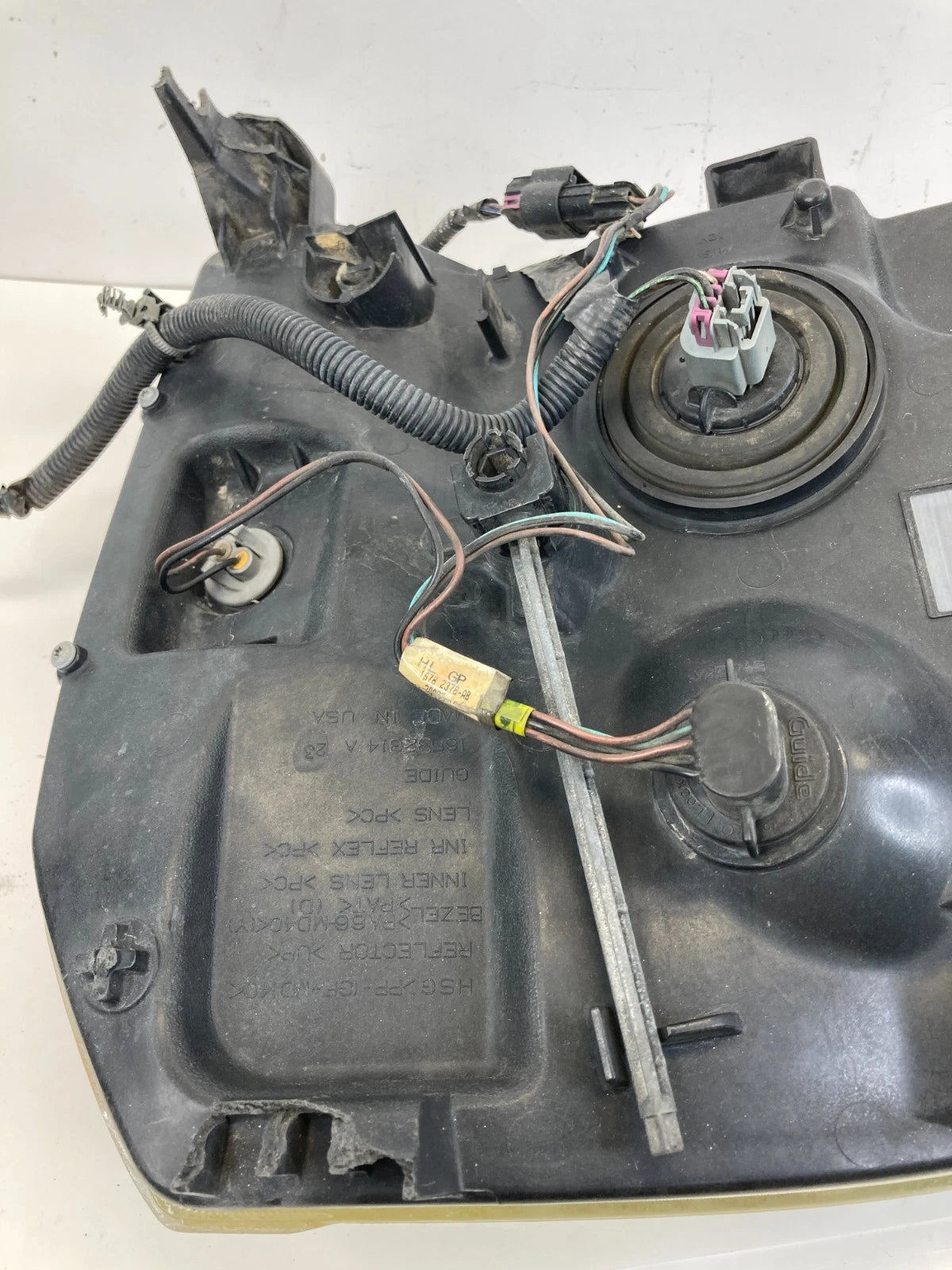 2007-2014 GMC YUKON FRONT RIGHT PASSENGER HEADLIGHT HEADLAMP 16532814 OEM