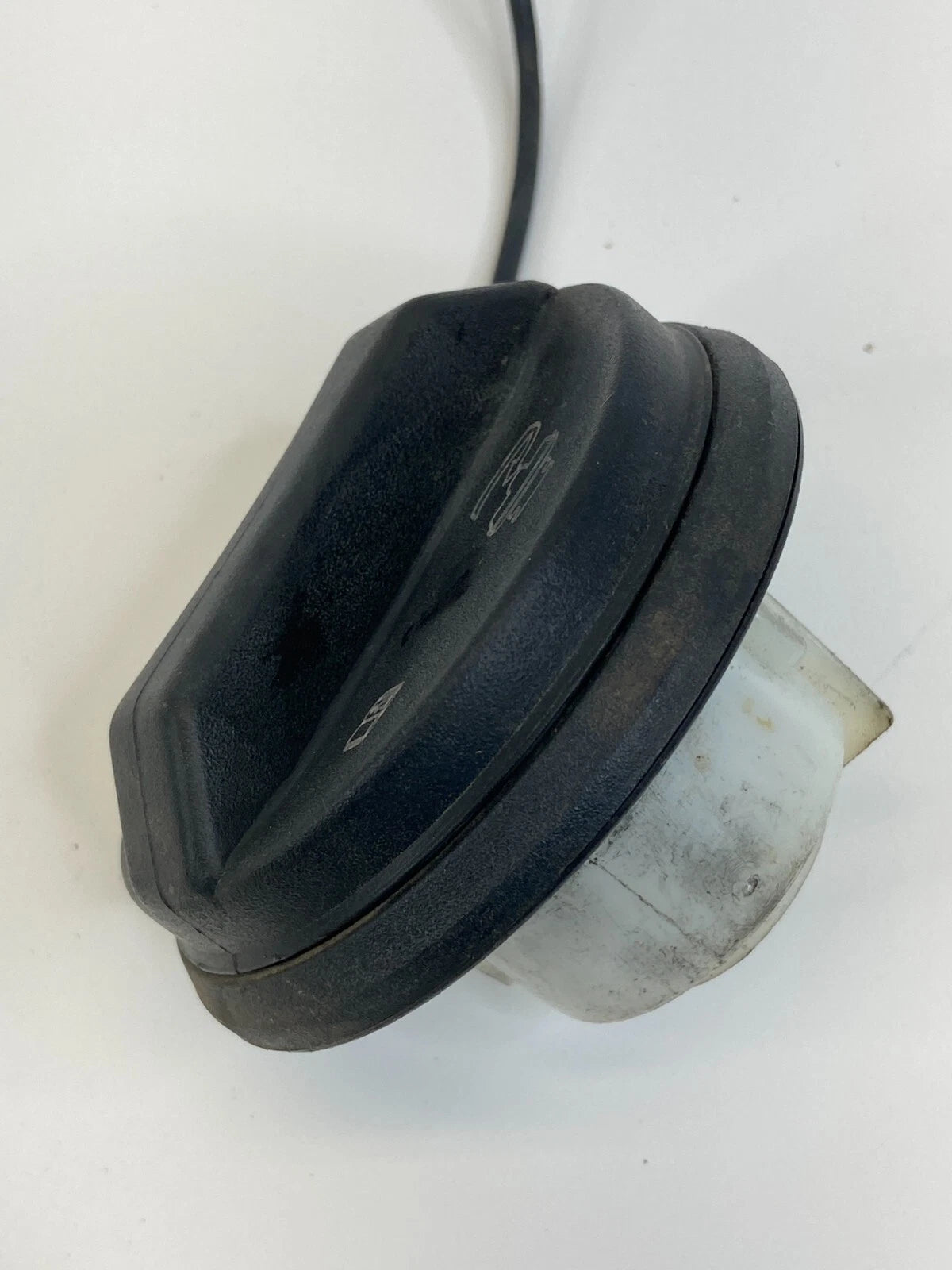 2004-2012 CHEVROLET COLORADO 3.5L V6 A/T FUEL FILLER GAS LID CAP COVER OEM