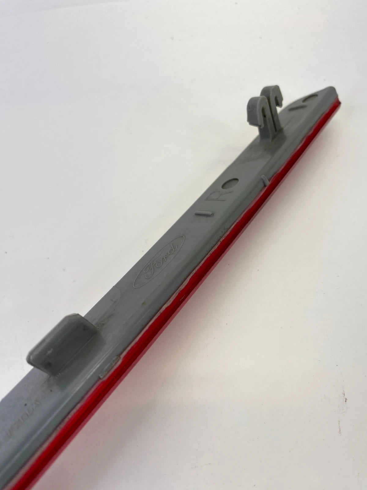 2016-2019 FORD EXPLORER INTERCEPTOR REAR BUMPER RIGHT SIDE LOWER REFLECTOR LAMP