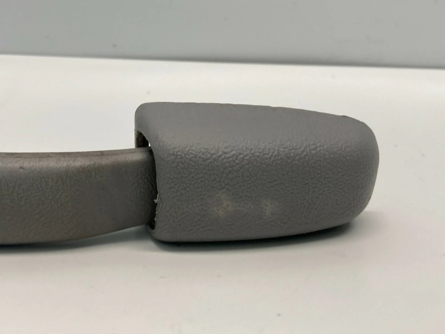 2000-2004 SUBARU LEGACY INTERIOR ROOF FRONT LEFT DRIVER GRAB GRIP ASSIST HANDLE