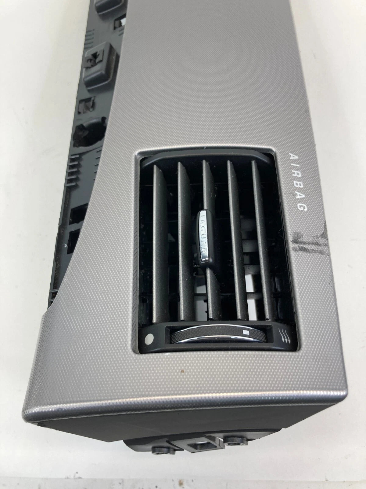 09-15 JAGUAR XF RIGHT PASSENGER DASH PANEL BEZEL AC AIR VENT 8X23043C26AH