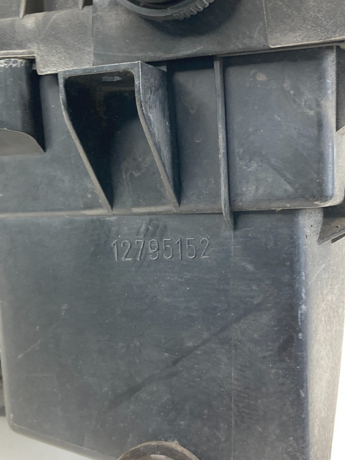 03-05 Saab 9-3 2.0L AT Air Intake Cleaner Box w/Mass Air Flow Sensor 12795152