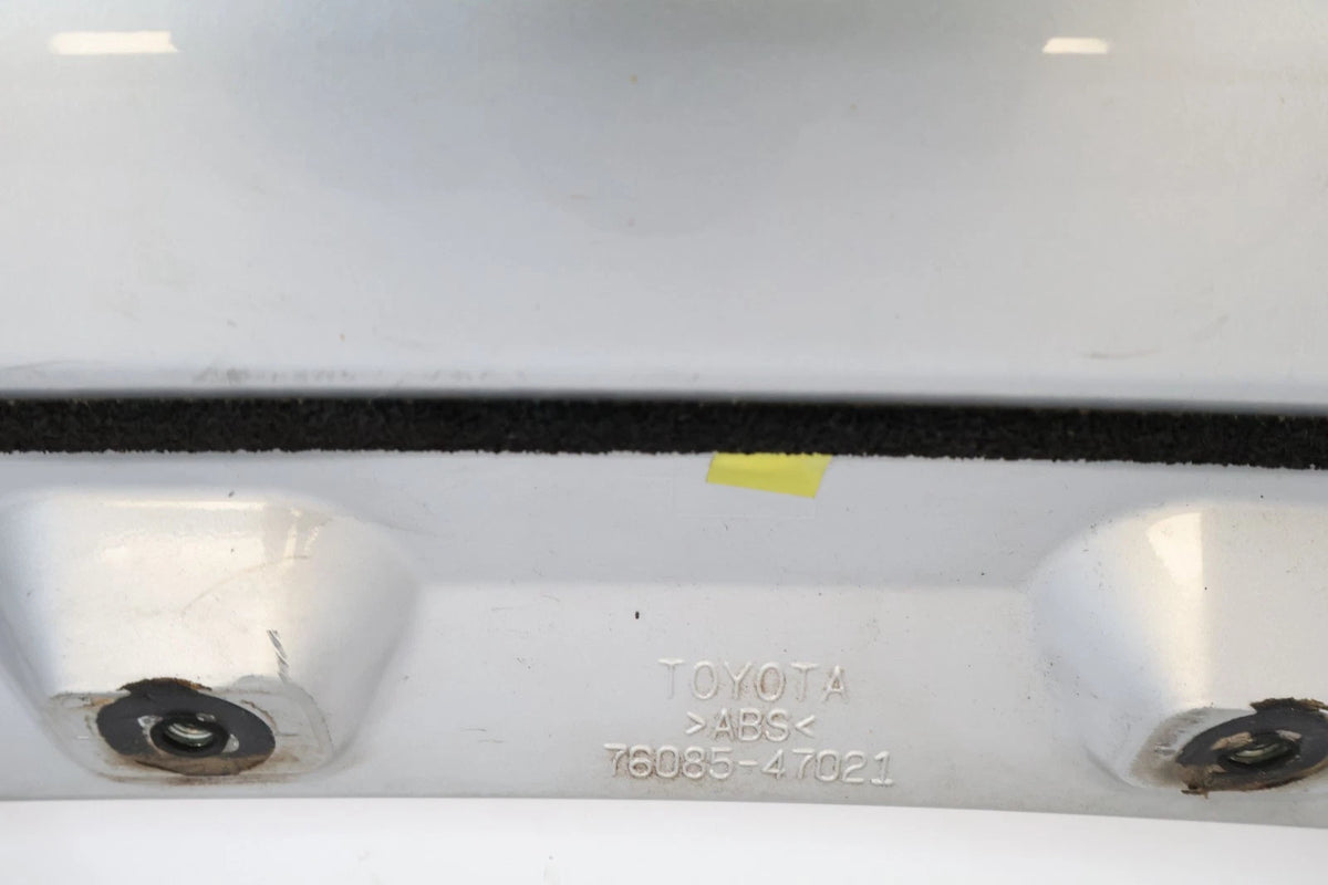 2004-2009 TOYOTA PRIUS TRUNK HATCH TAILGATE SPOILER W/ THIRD BRAKE LIGHT OEM