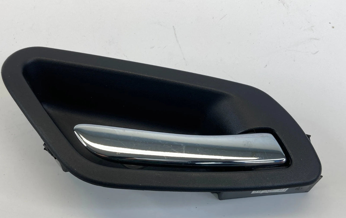 2005-2010 PONTIAC G6 REAR RIGHT PASSENGER SIDE INTERIOR DOOR HANDLE MOUNTING OEM