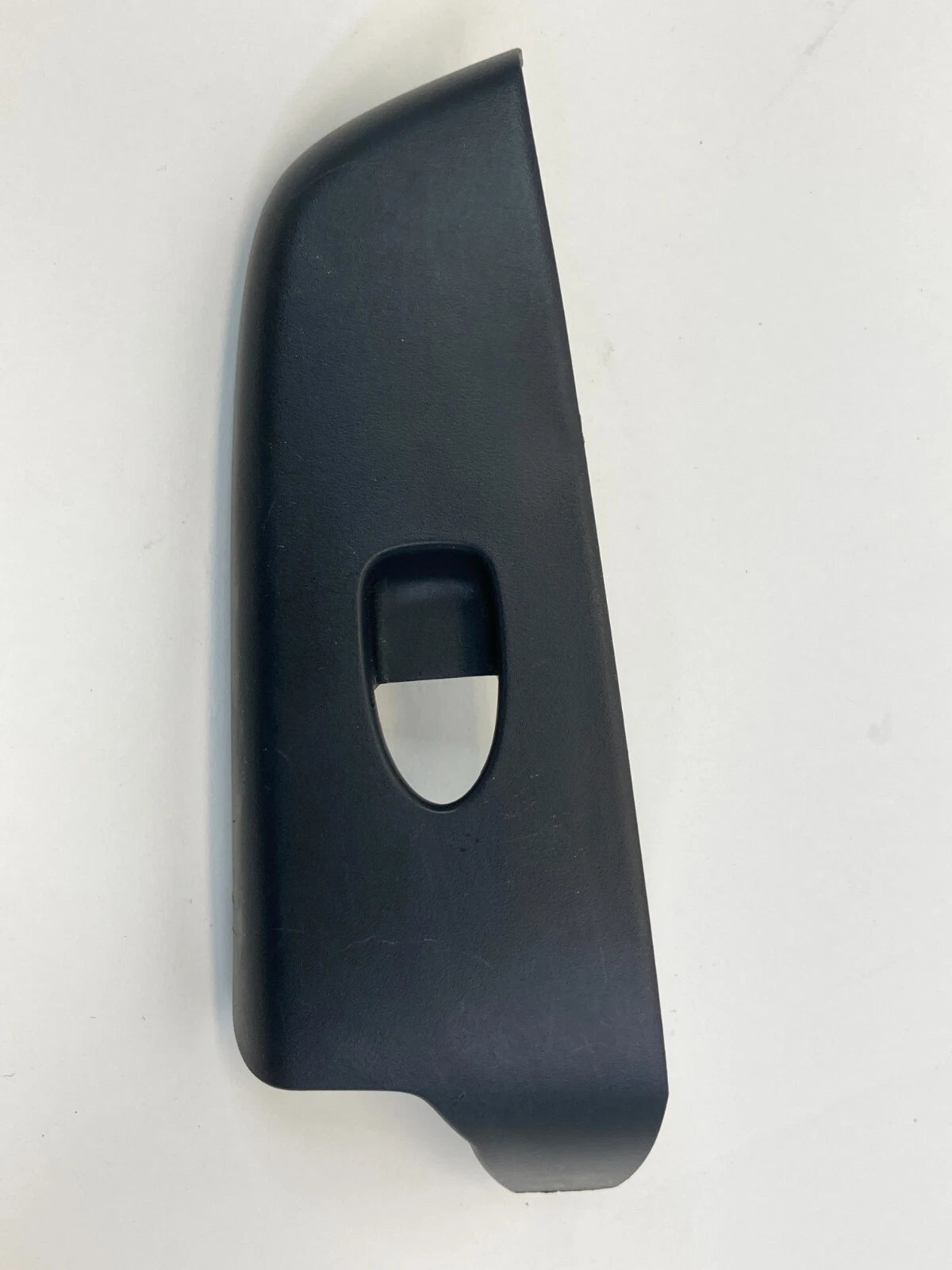 06-11 HONDA CIVIC SEDAN REAR RIGHT DOOR WINDOW SWITCH BEZEL TRIM 83741-SNA-A010
