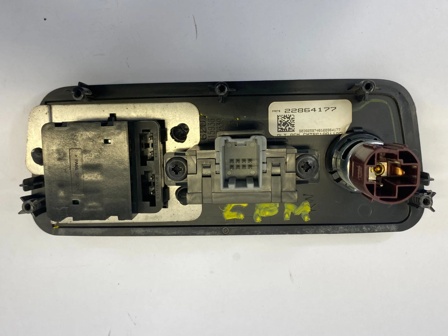 13-17 CHEVROLET TRAVERSE REAR CENTER CONSOLE 120V POWER PLUG RCA OUTLET 22864177