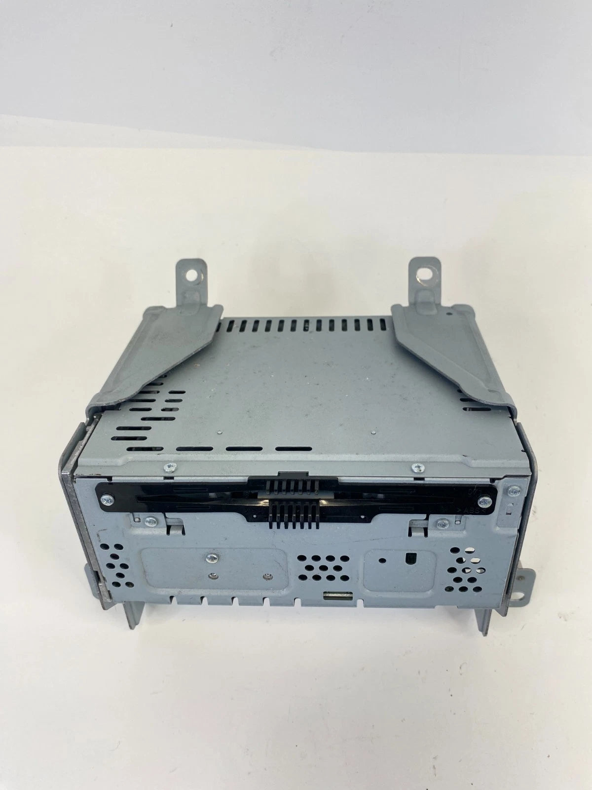 2016 2017 Ford Taurus AM/FM Radio Receiver CD Disc Player Audio DG1T-19C107-LD