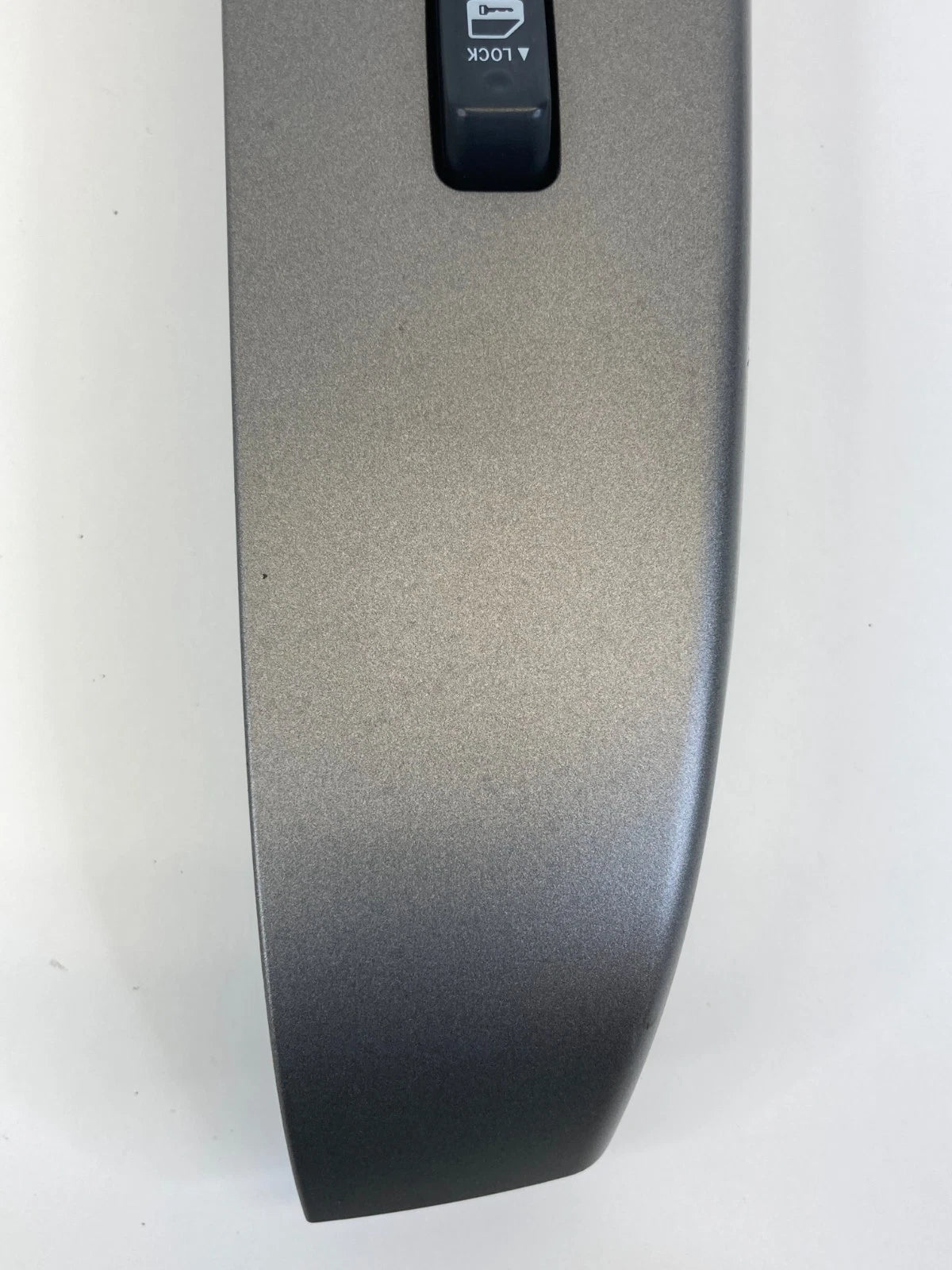 04-09 TOYOTA PRIUS FRONT RIGHT PASSENGER DOOR WINDOW SWITCH BEZEL OEM 7423147090