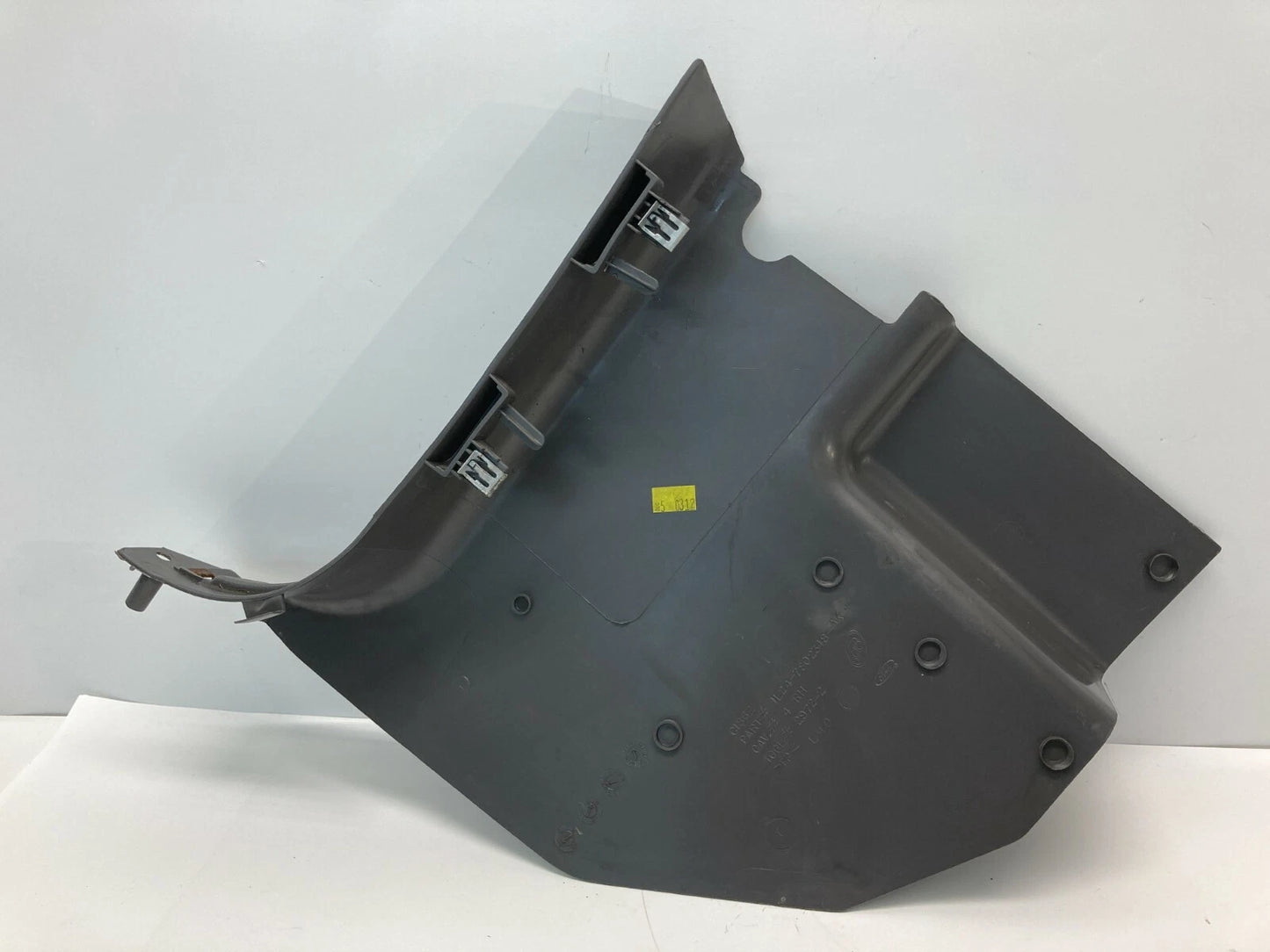 02-05 FORD EXPLORER FRONT RIGHT LOWER KICK SCUFF PANEL TRIM COVER 1L24-7802348-A