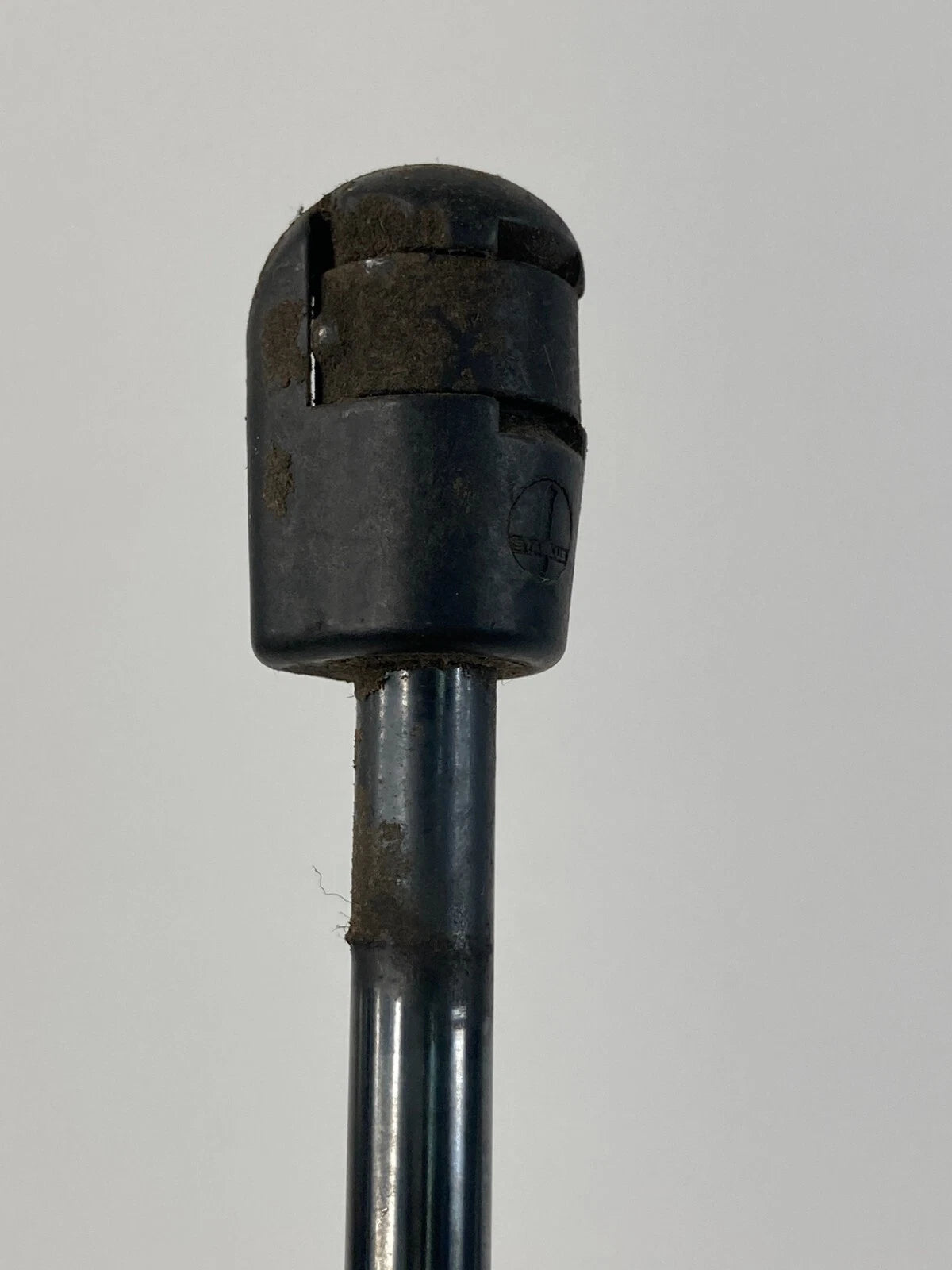06-13 CHEVROLET IMPALA TRUNK TAILGATE HATCH LIFT STRUTS SHOCK SUPPORT 25964299