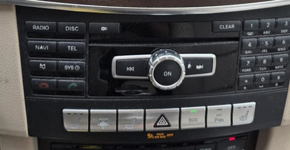14 15 MERCEDES-BENZ E350 RADIO NAVIGATION HEAD UNIT CD PLAYER A2129006723 OEM