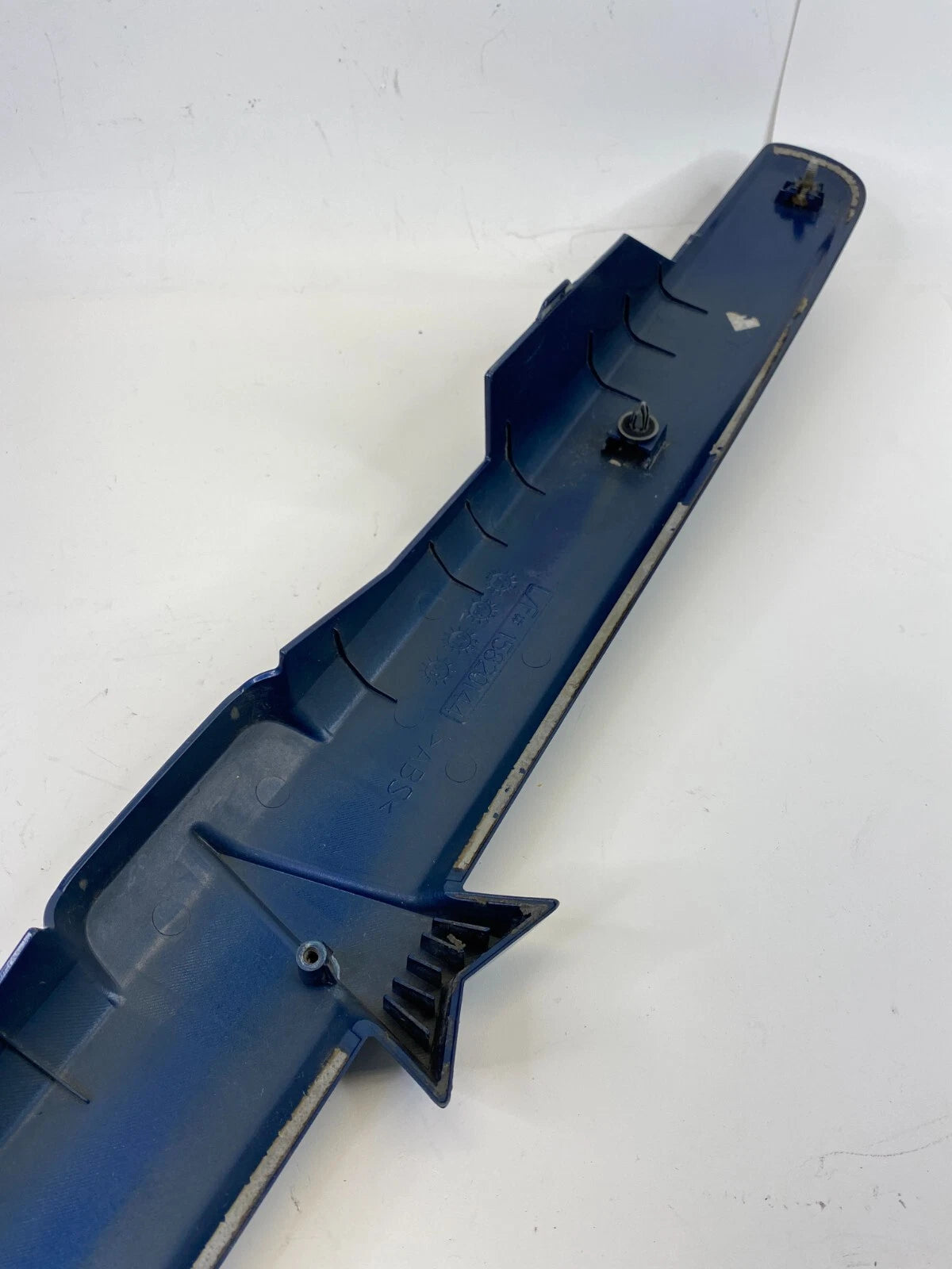 2008 PONTIAC TORRENT REAR TRUNK MOLDING GARNISH EMBLEM HANDLE 15820144 OEM