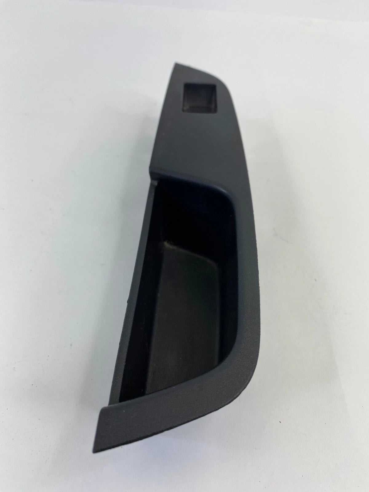 2010-2017 CHEVROLET EQUINOX SUV REAR LEFT SIDE DOOR WINDOW SWITCH COVER BEZEL