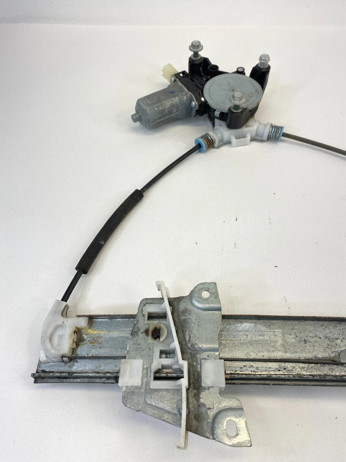 2008-2011 MERCURY MARINER FRONT LEFT DRIVER SIDE DOOR WINDOW REGULATOR W/ MOTOR
