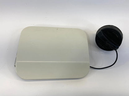 05-10 CHRYSLER 300 05-08 MAGNUM FUEL FILLER GAS TANK DOOR LID COVER W/ CAP OEM