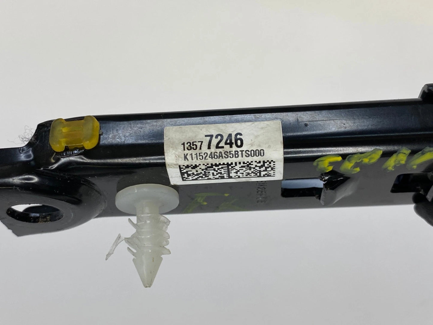 2010-2017 CHEVROLET EQUINOX SEAT BELT HEIGHT ADJUSTER RIGHT OEM FACTORY 13577246