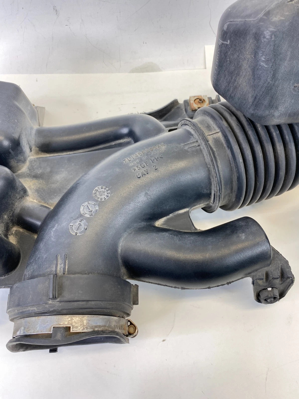 2007 2008 FORD EXPEDITION 5.4L 4WD AIR INTAKE HOSE DUCT PIPE 7L14-9F805-AH OEM