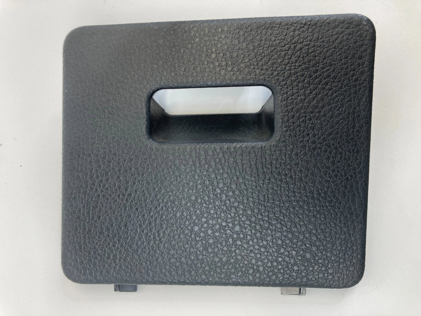 2009-2014 NISSAN MURANO FUSE BOX LID DOOR PANEL COVER TRIM P10711-A29R00 OEM