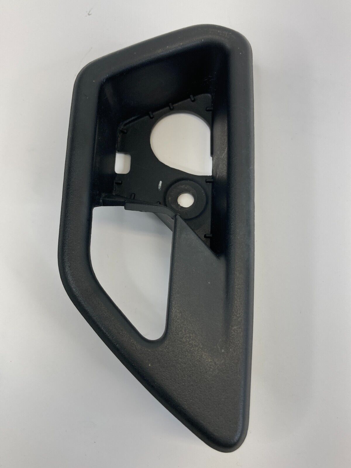 2009 2010 Dodge Journey Front Right Interior Door Handle Bezel 100000254 OEM