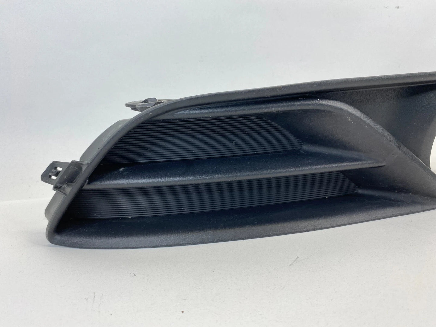 13-15 NISSAN SENTRA FRONT RIGHT SIDE FOG LIGHT LAMP BEZEL COVER TRIM 62256-3SH0A
