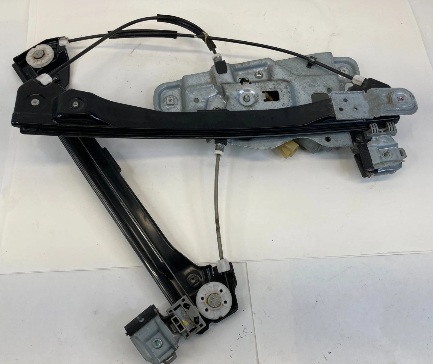 2010 2011 GMC Terrain Front Left Door Power Window Motor w Regulator 98820J3030
