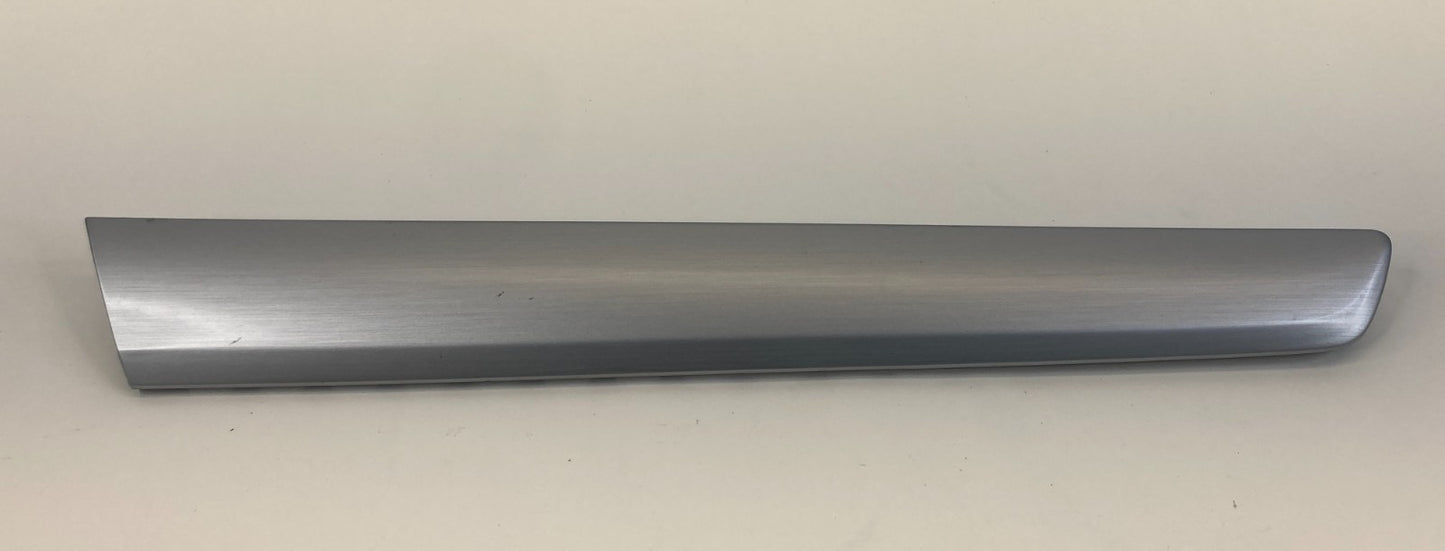 2012-2015 Volkswagen Passat Front Right Door Panel Molding Bezel 561-867-410 OEM